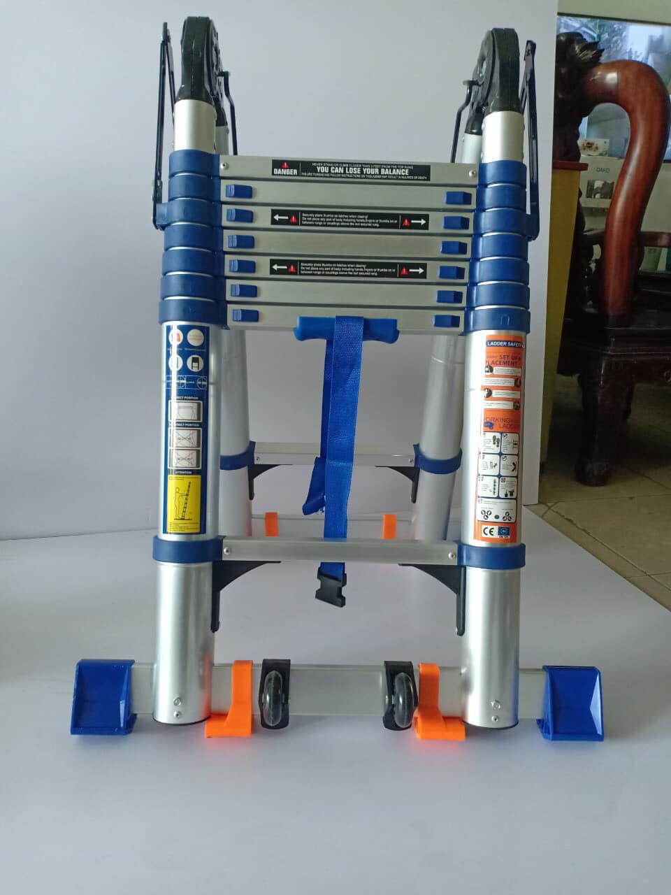Thang nhôm rút đôi bánh xe 74AI màu xanh